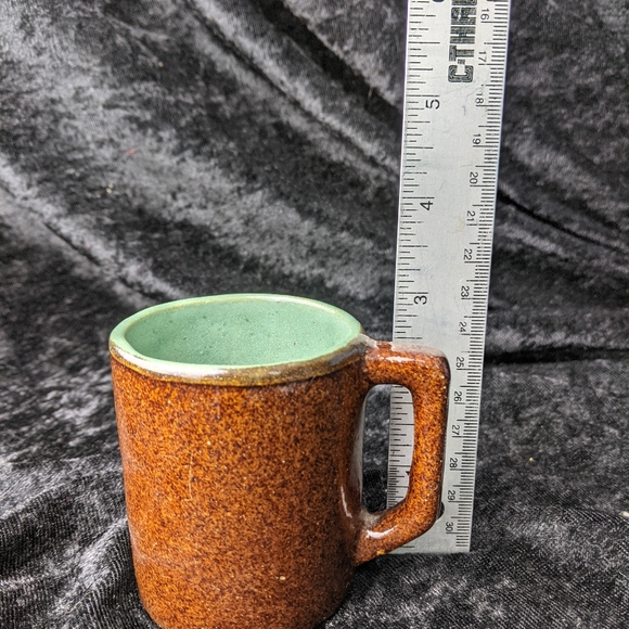 Vintage stoneware brown & teal kids size mug - Picture 3 of 5
